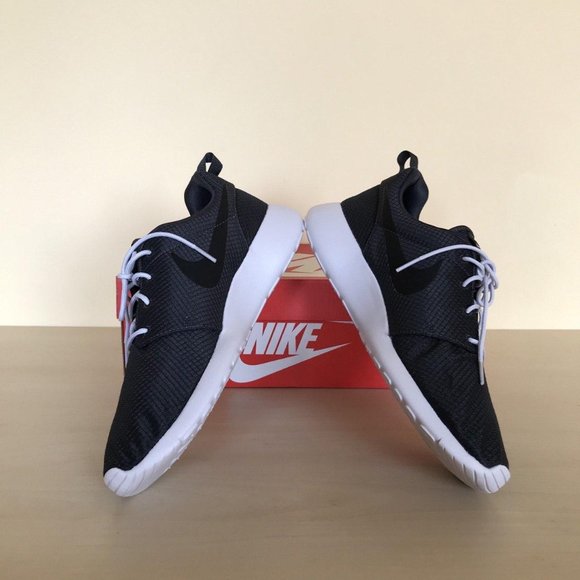 nike roshe one size 10